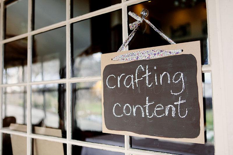crafting Compelling Content that Speaks to Search Engines and Readers
